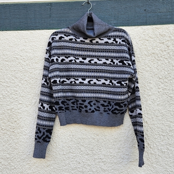 John + Jenn Castlerock Stripe turtleneck gray fair isle cheetah SEE MEASUREMENTS - Picture 1 of 4